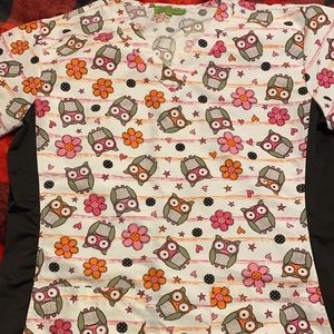 Scrub top size medium